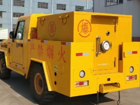 黄岛凯龙爆破器材运输车：保障爆破任务的安全运行