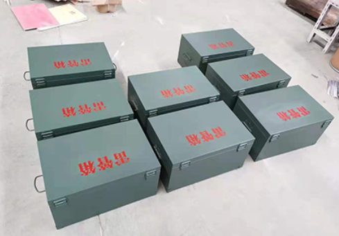 黄岛炸药箱和雷管箱一般是怎么存放的？