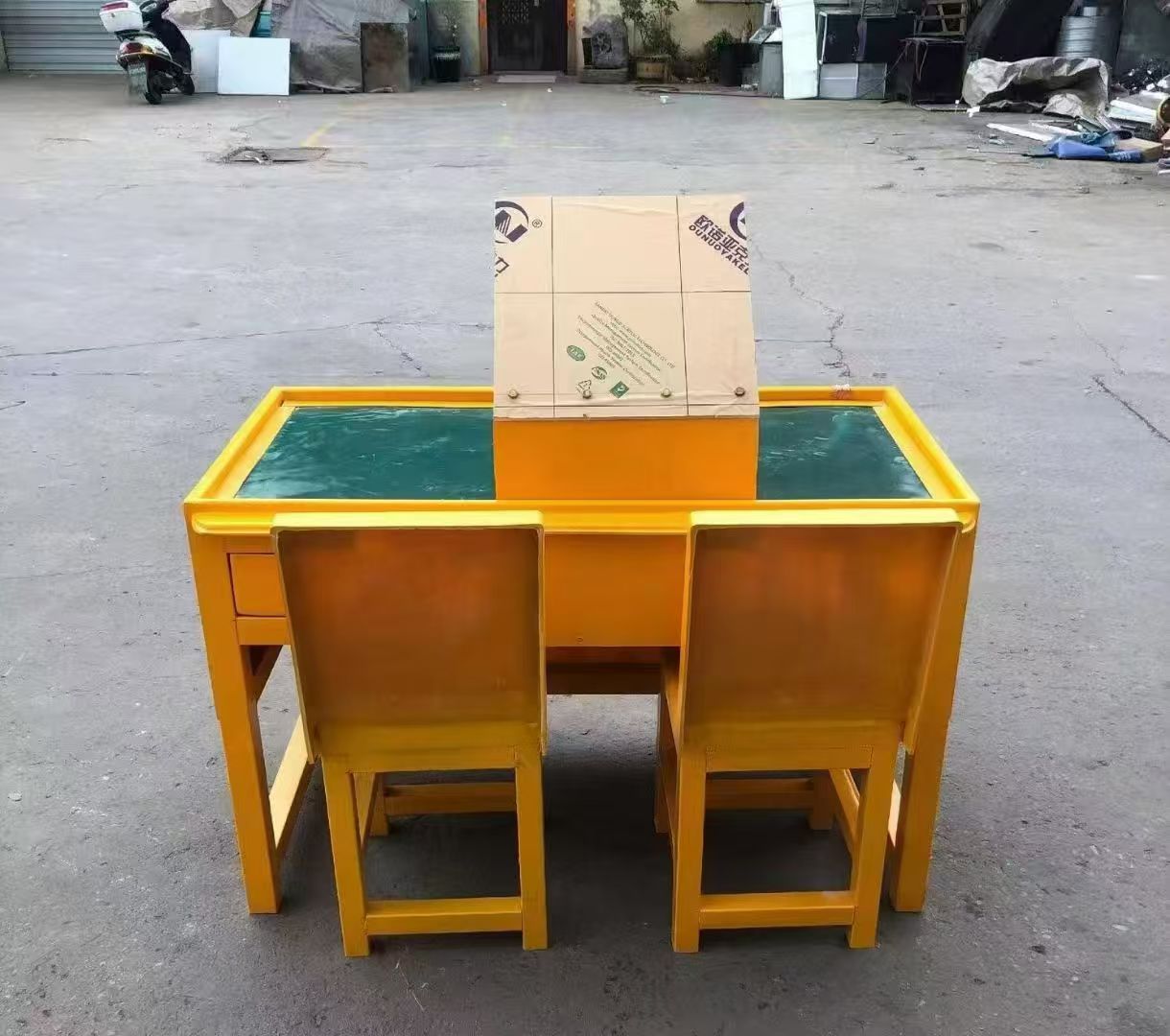 黄岛防静电导通桌井下煤矿火工品发放桌：危险品流转的安全守护者